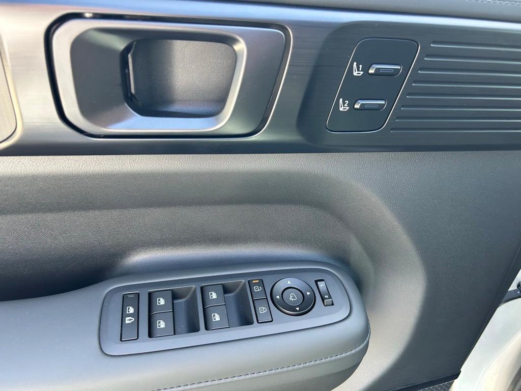 new 2025 Hyundai SANTA FE HEV car, priced at $49,835