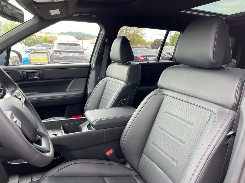 new 2025 Hyundai SANTA FE HEV car, priced at $49,125