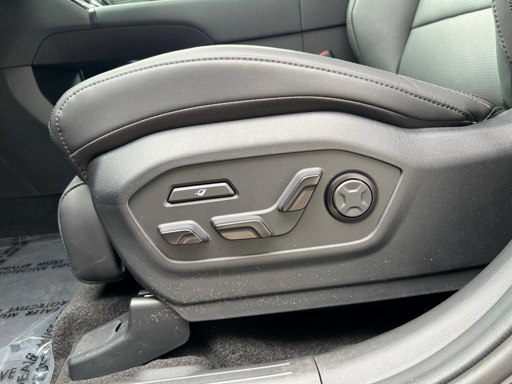 new 2025 Hyundai SANTA FE HEV car, priced at $49,125