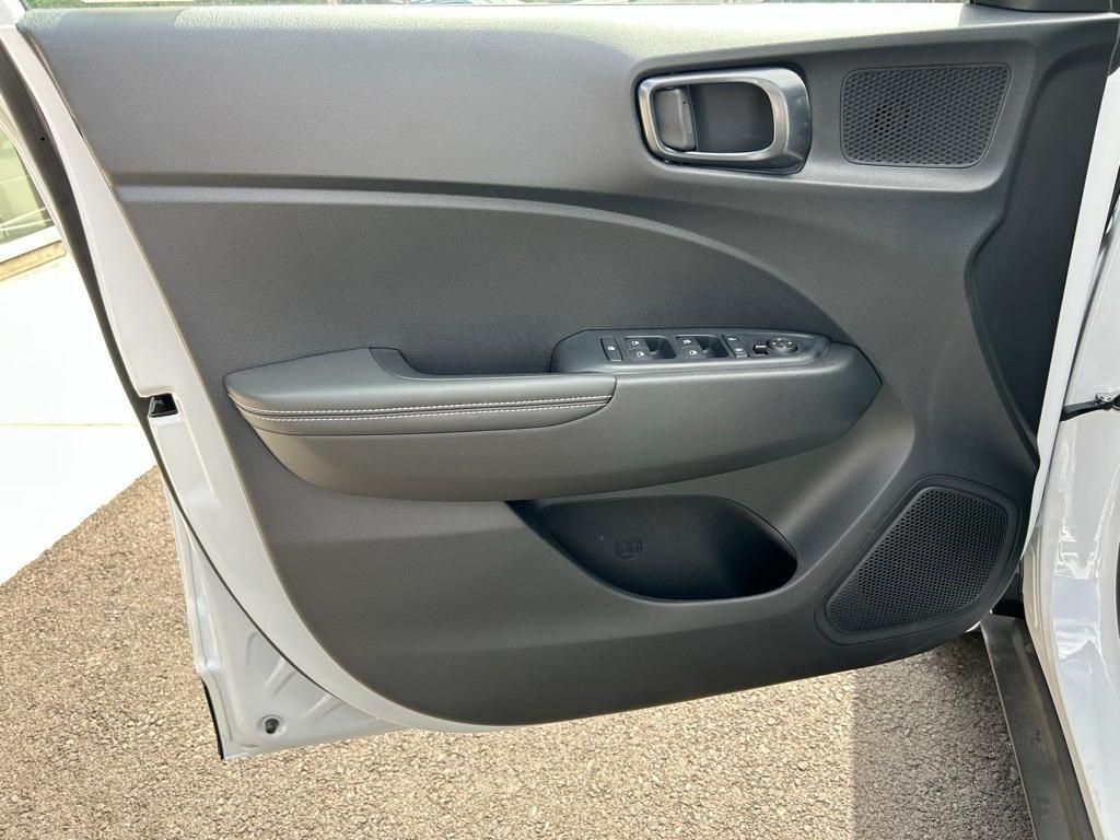 new 2025 Hyundai Venue car, priced at $24,633