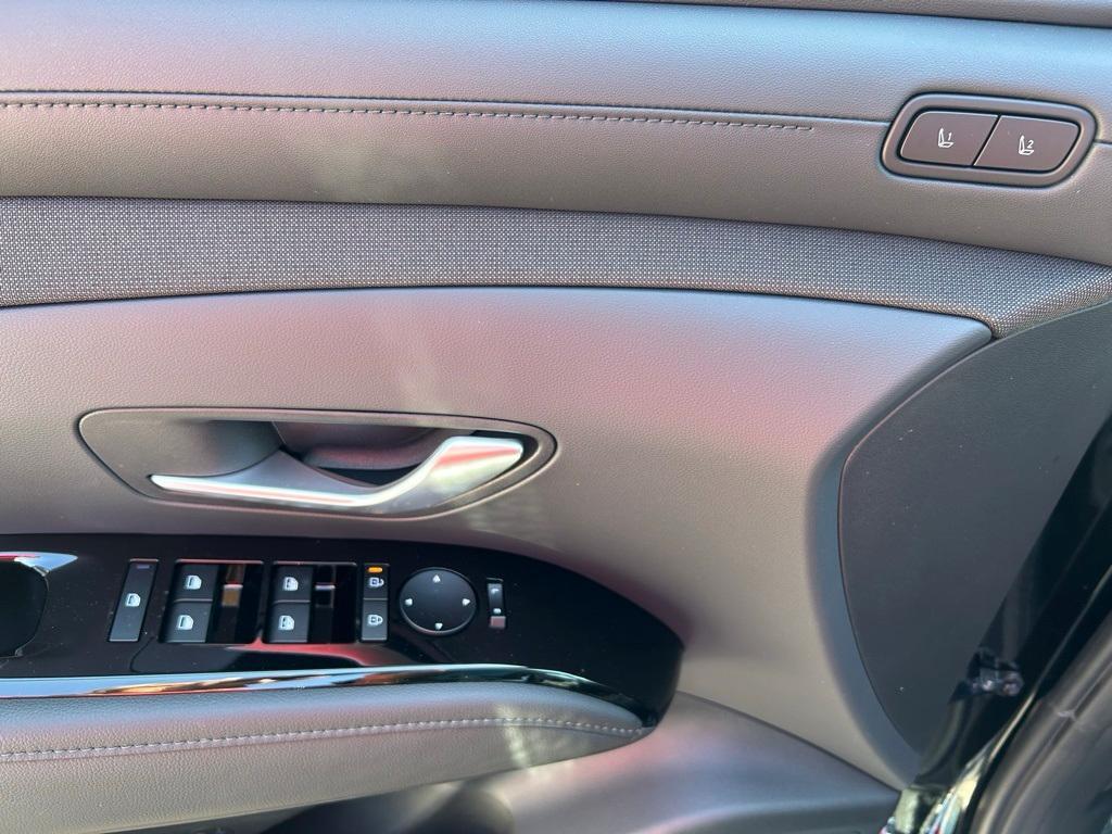 new 2025 Hyundai TUCSON Hybrid car, priced at $42,045