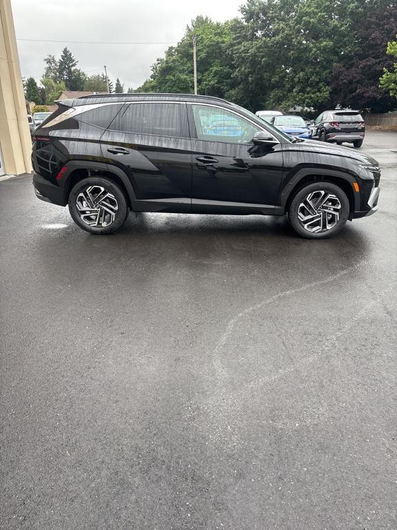 new 2025 Hyundai TUCSON Hybrid car, priced at $42,090