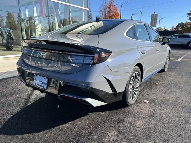 new 2025 Hyundai Sonata Hybrid car, priced at $38,160