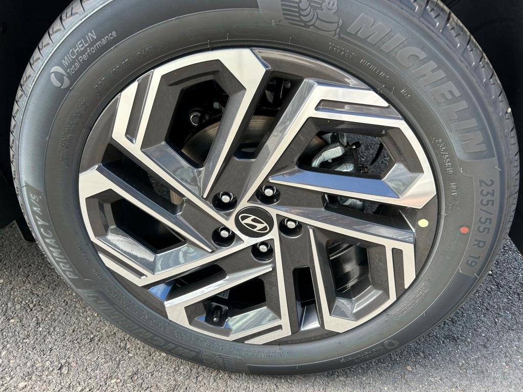 new 2025 Hyundai TUCSON Hybrid car, priced at $42,175