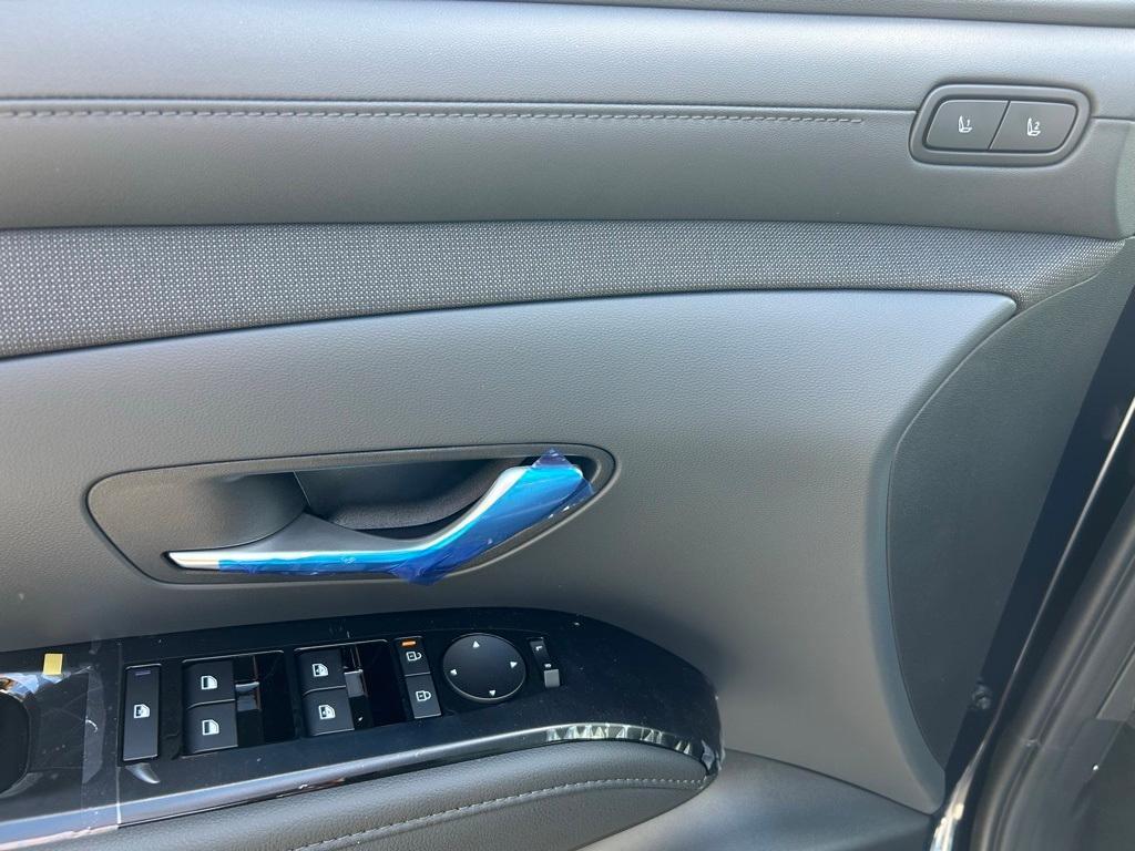new 2025 Hyundai TUCSON Hybrid car, priced at $42,175