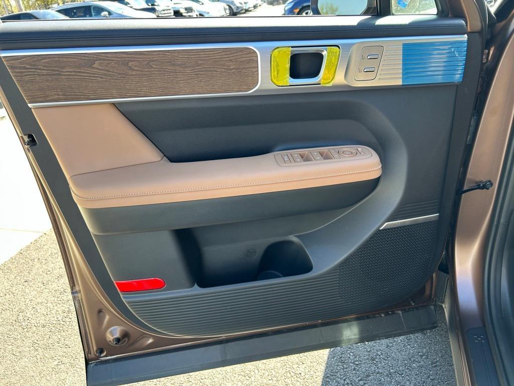 new 2025 Hyundai SANTA FE HEV car, priced at $47,685