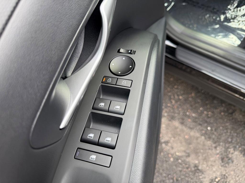 new 2026 Hyundai TUCSON Hybrid car, priced at $33,929