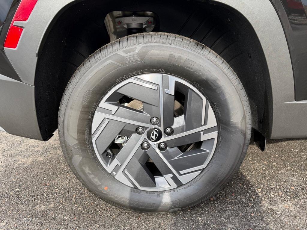 new 2026 Hyundai TUCSON Hybrid car, priced at $33,929