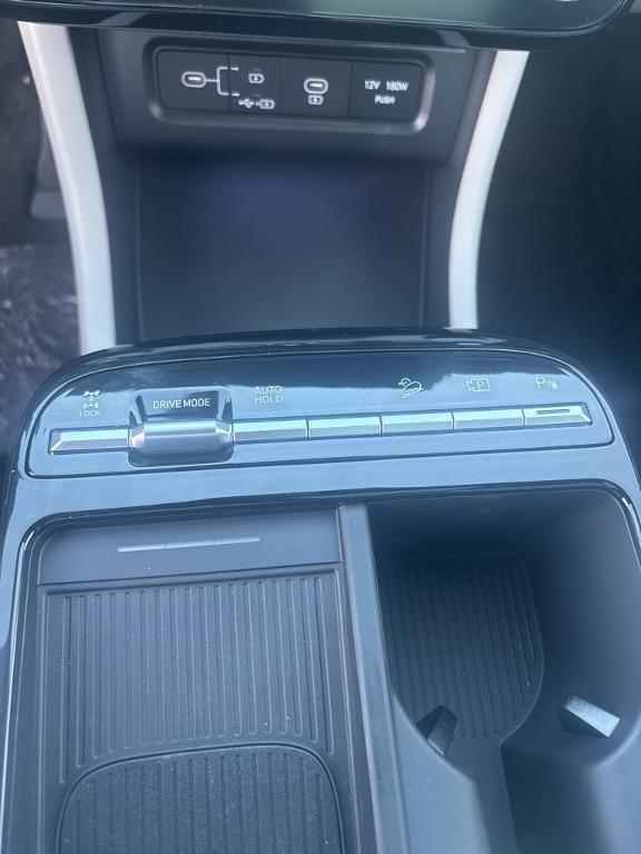 new 2025 Hyundai TUCSON Hybrid car, priced at $42,040