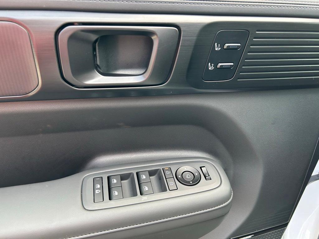 new 2025 Hyundai SANTA FE HEV car, priced at $50,289