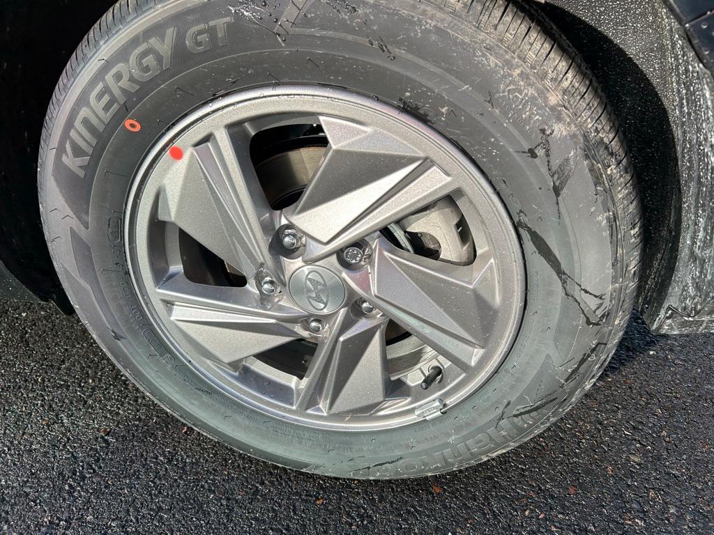 new 2025 Hyundai Elantra car, priced at $21,871
