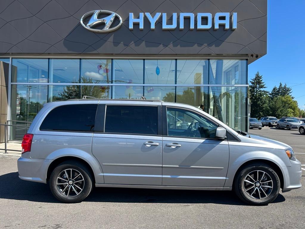 used 2016 Dodge Grand Caravan car
