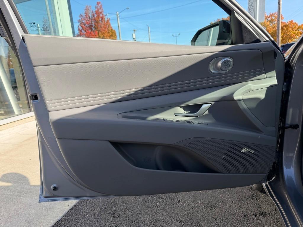 new 2026 Hyundai ELANTRA HEV car, priced at $29,552
