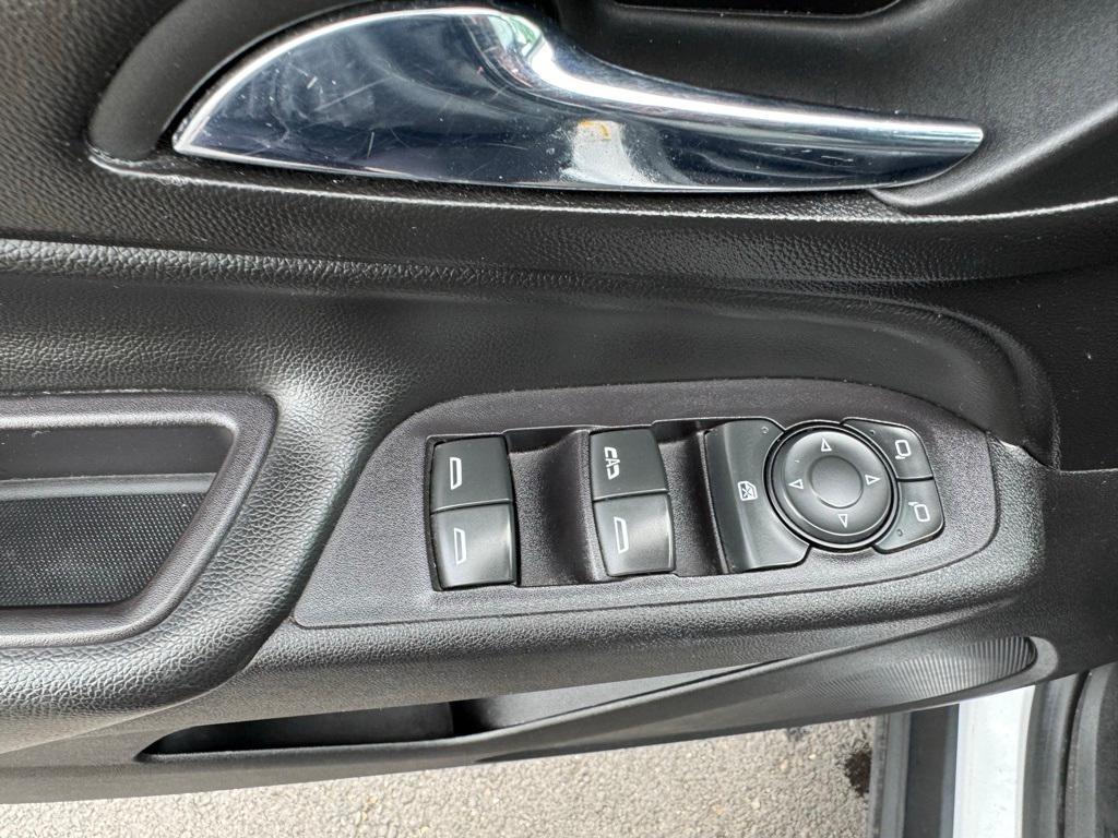 used 2020 Chevrolet Equinox car, priced at $14,629