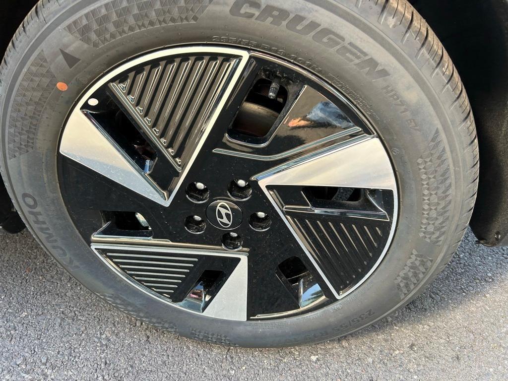 new 2025 Hyundai IONIQ 5 car, priced at $42,316