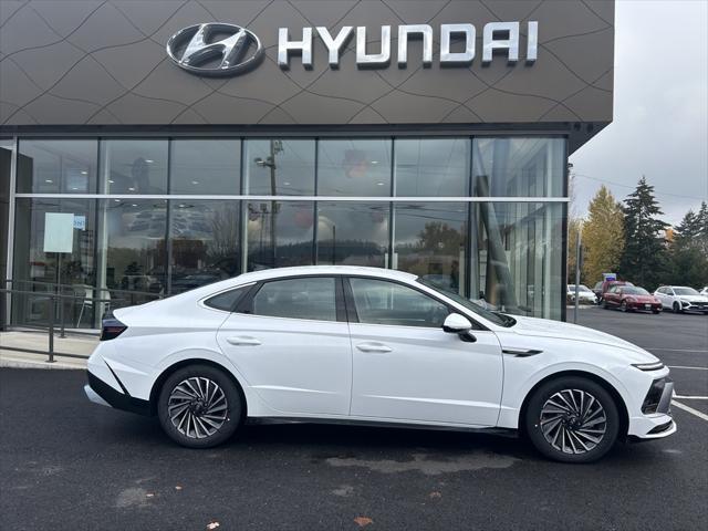 new 2025 Hyundai Sonata Hybrid car, priced at $32,150