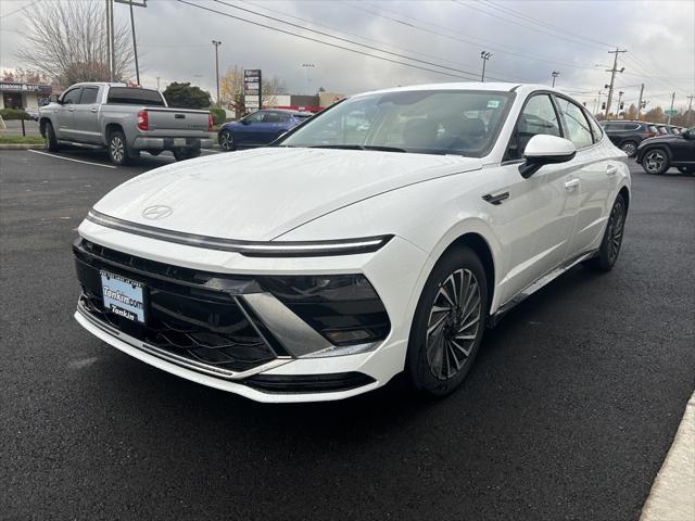 new 2025 Hyundai Sonata Hybrid car, priced at $32,150