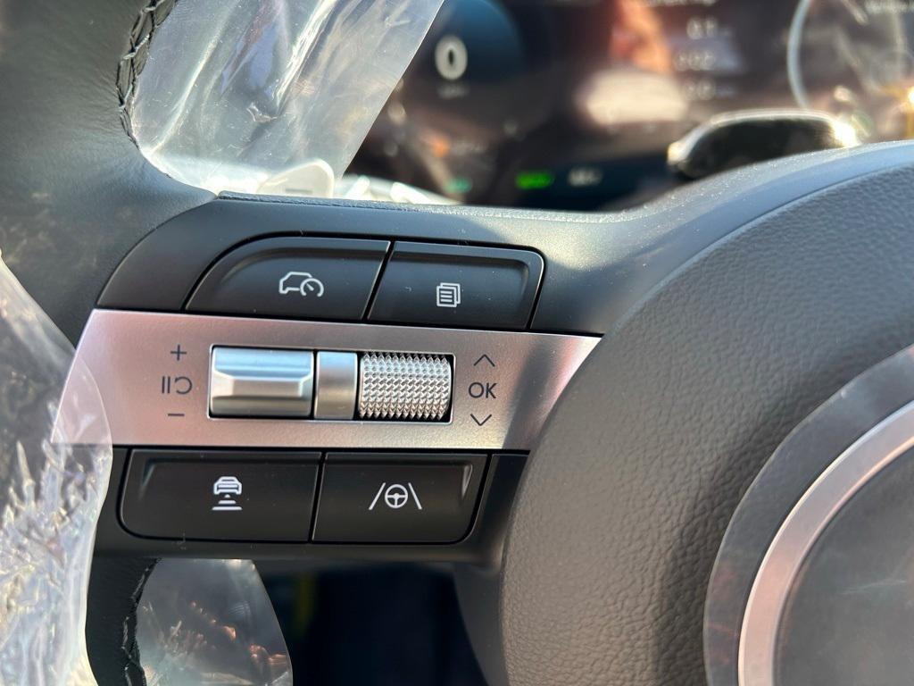 new 2025 Hyundai TUCSON Hybrid car, priced at $36,454