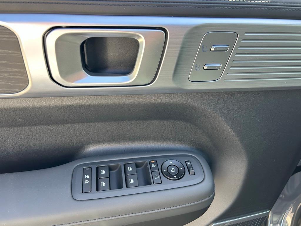 new 2025 Hyundai Santa Fe car, priced at $45,644