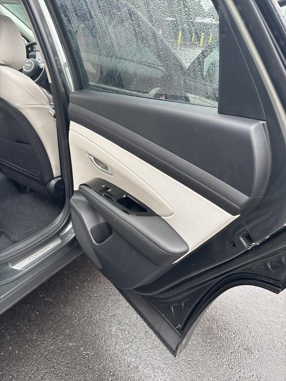 new 2025 Hyundai TUCSON Hybrid car, priced at $42,489