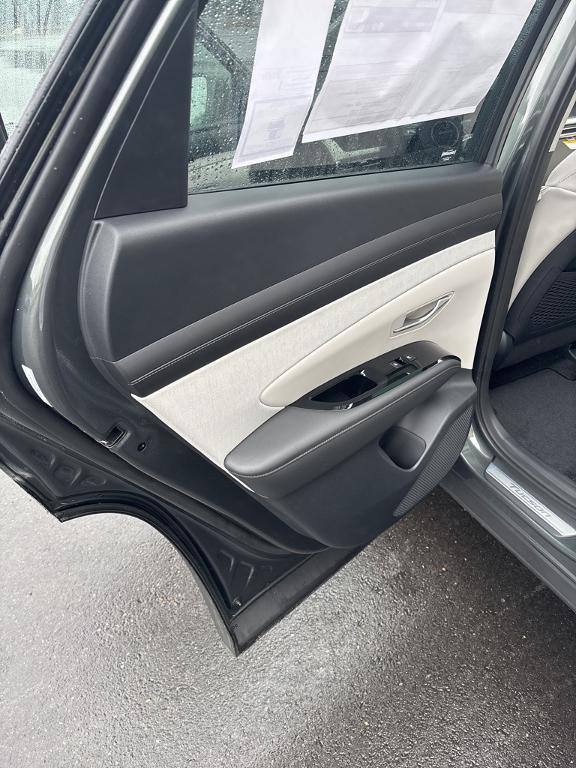 new 2025 Hyundai TUCSON Hybrid car, priced at $42,489