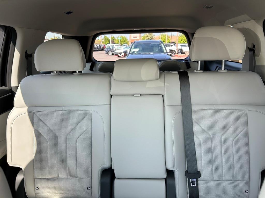 new 2025 Hyundai SANTA FE HEV car, priced at $39,075