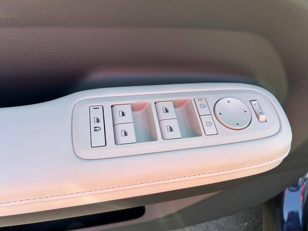 new 2025 Hyundai SANTA FE HEV car, priced at $39,075