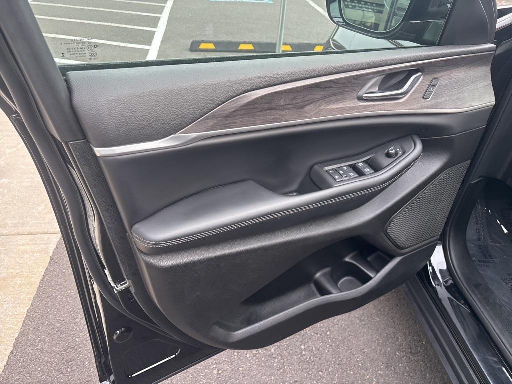 used 2024 Jeep Grand Cherokee L car, priced at $31,777