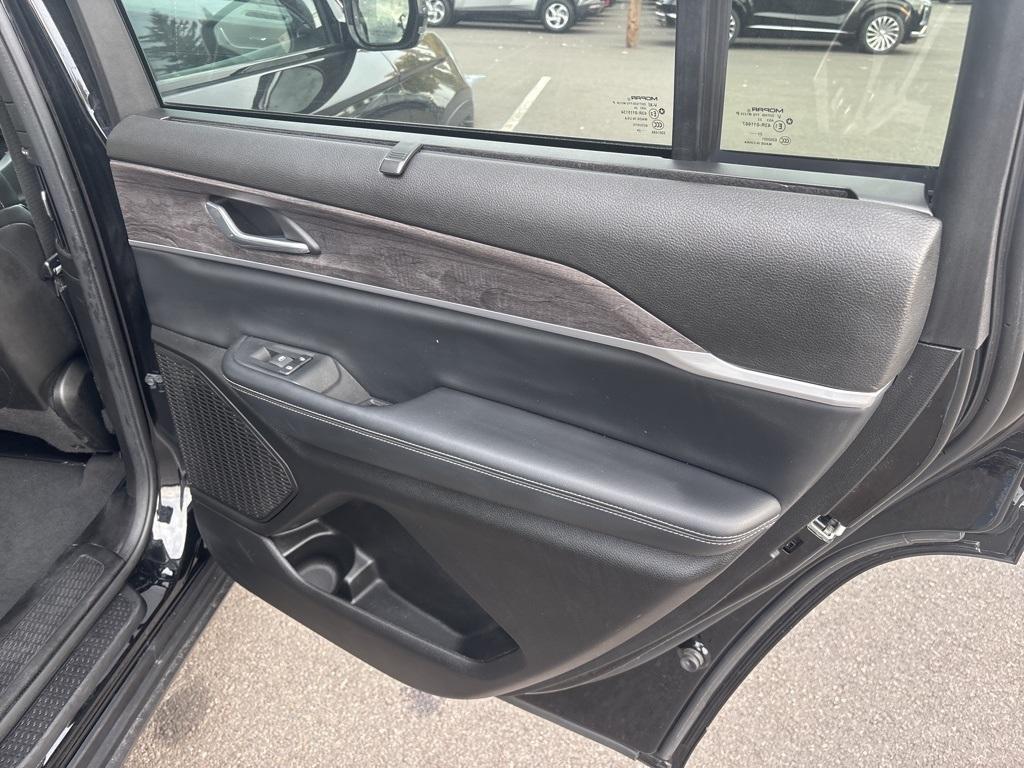 used 2024 Jeep Grand Cherokee L car, priced at $31,777