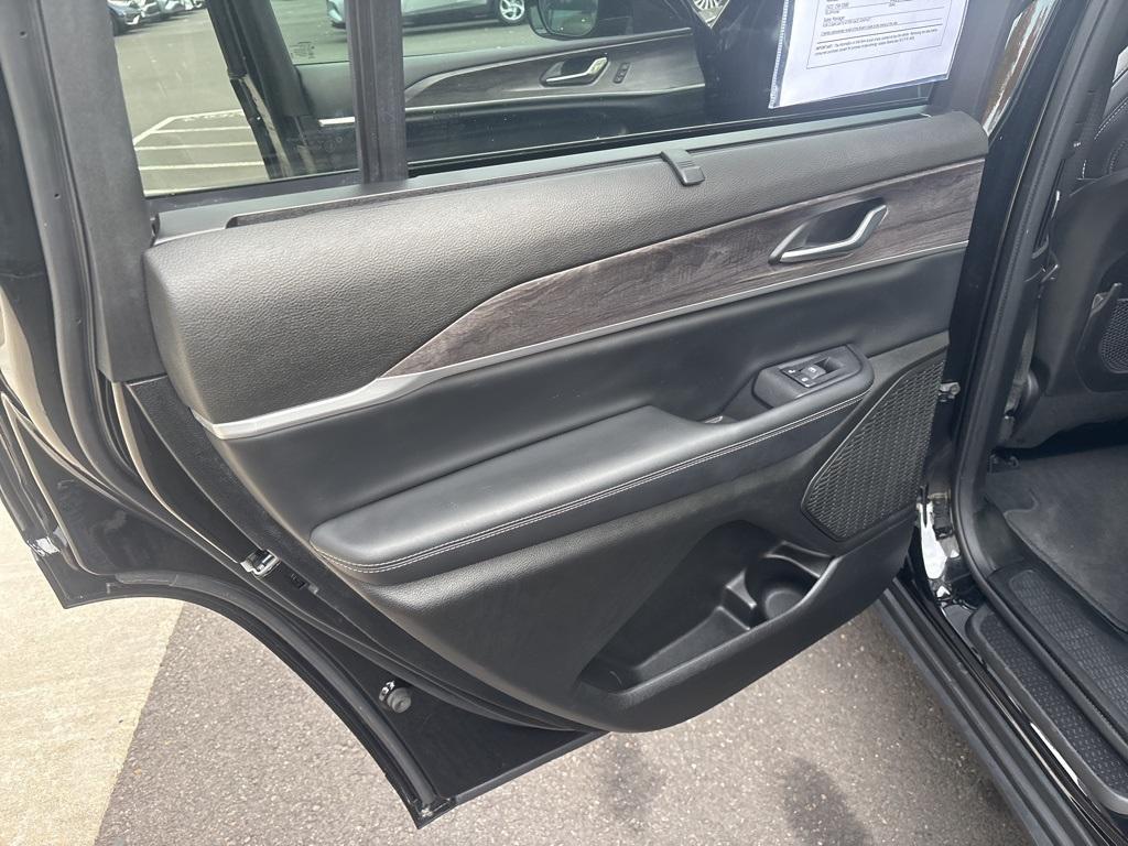 used 2024 Jeep Grand Cherokee L car, priced at $31,777