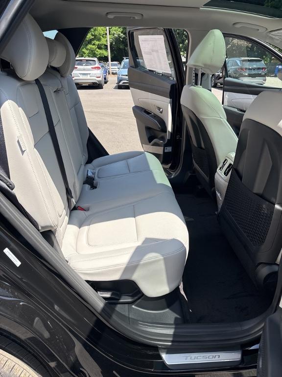 new 2025 Hyundai TUCSON Hybrid car, priced at $42,090