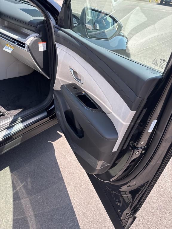 new 2025 Hyundai TUCSON Hybrid car, priced at $42,090