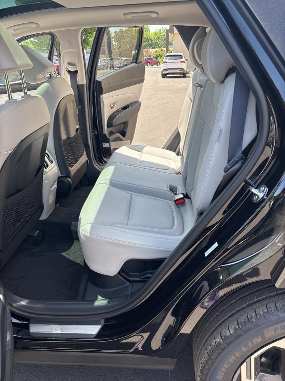 new 2025 Hyundai TUCSON Hybrid car, priced at $42,090