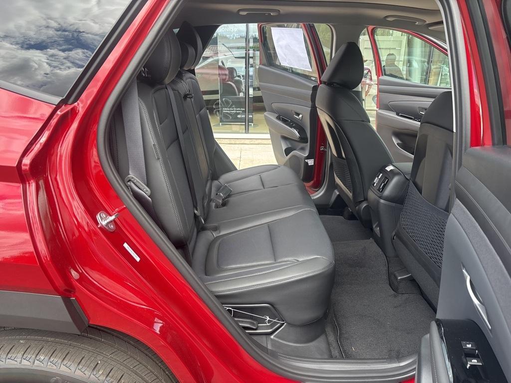 new 2025 Hyundai TUCSON Hybrid car, priced at $42,675