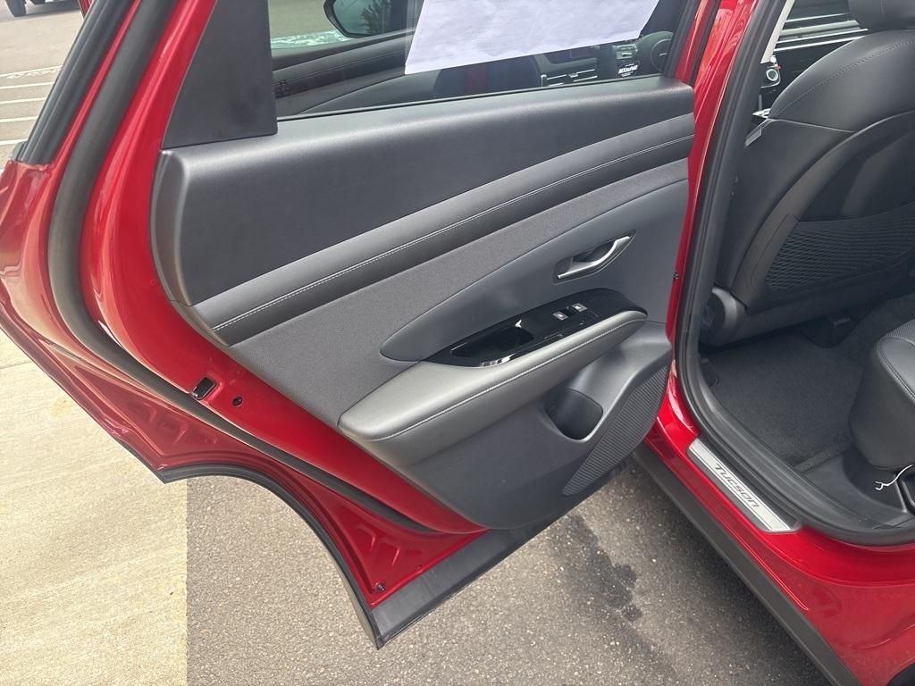 new 2025 Hyundai TUCSON Hybrid car, priced at $42,675