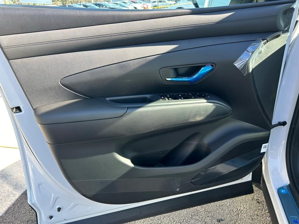 new 2025 Hyundai TUCSON Hybrid car, priced at $36,942