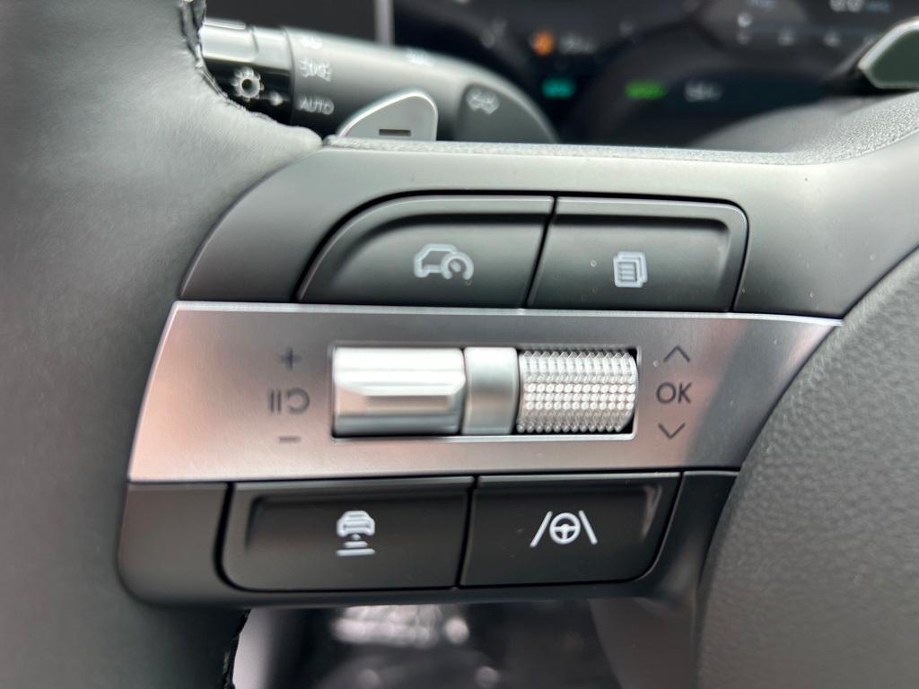 new 2025 Hyundai TUCSON Hybrid car, priced at $37,425
