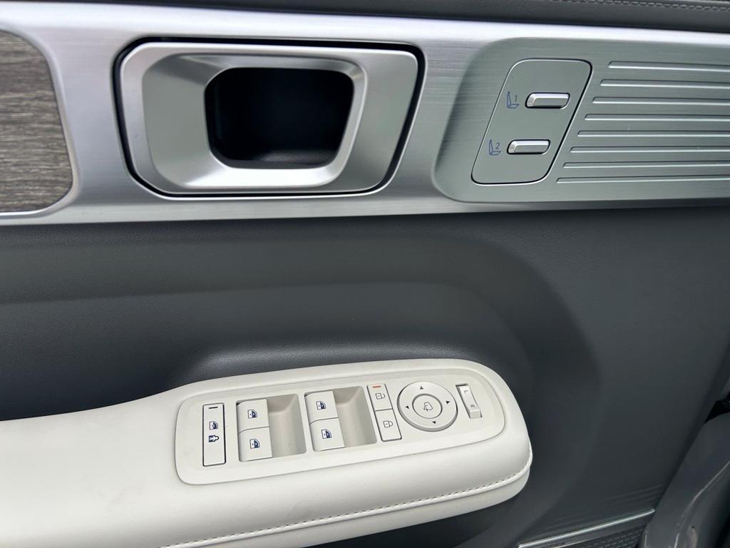 new 2026 Hyundai SANTA FE HEV car, priced at $52,670