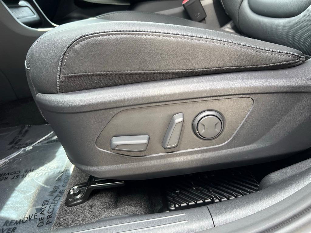 new 2025 Hyundai TUCSON Hybrid car, priced at $42,620