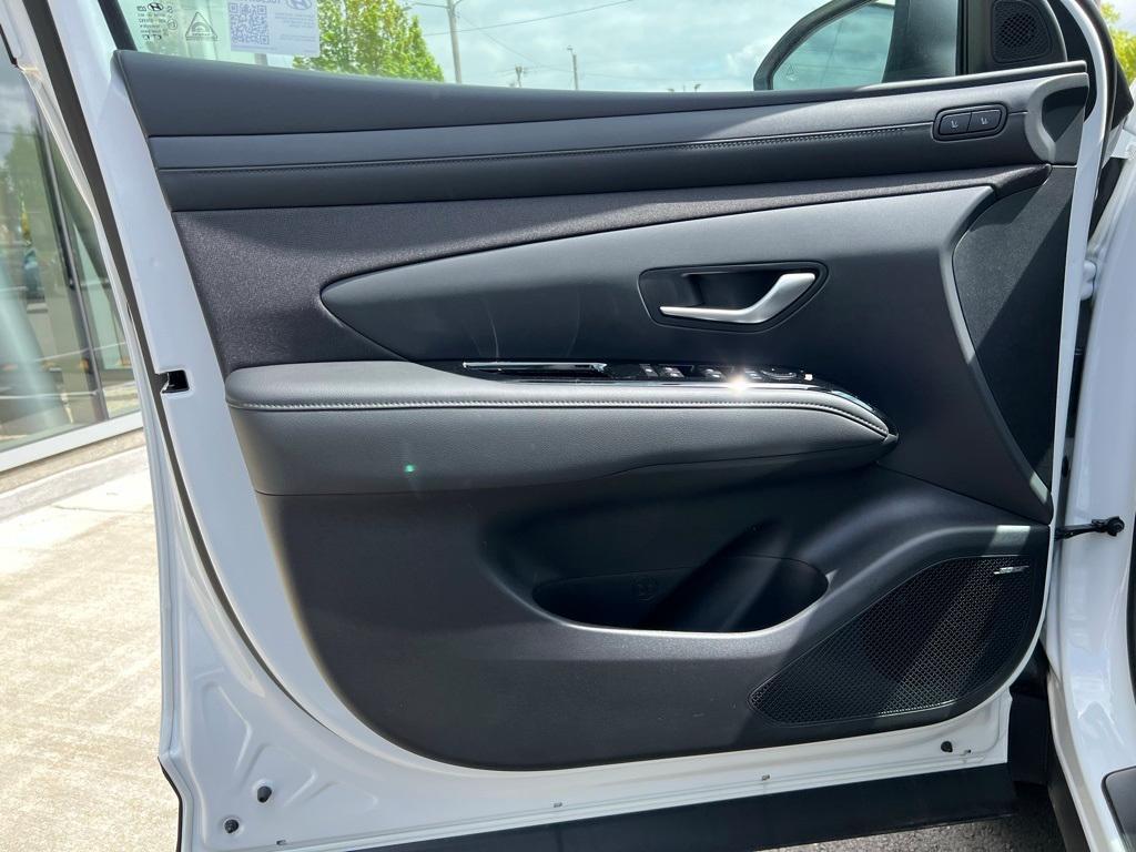 new 2025 Hyundai TUCSON Hybrid car, priced at $42,620