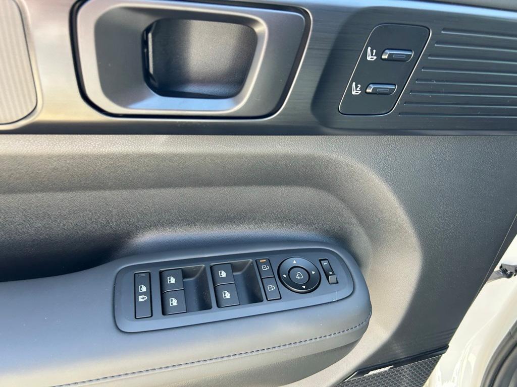new 2025 Hyundai SANTA FE HEV car, priced at $50,489