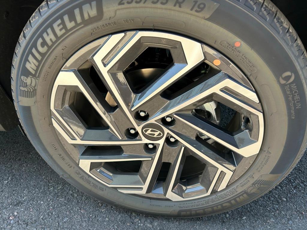 new 2025 Hyundai TUCSON Hybrid car, priced at $42,300