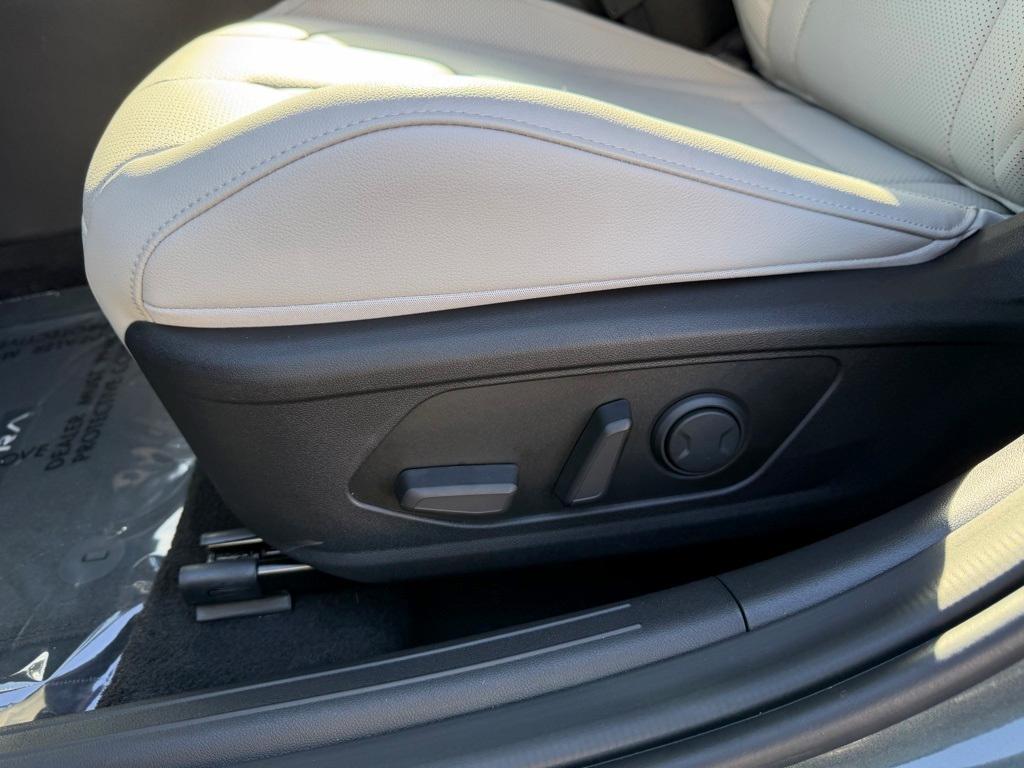 new 2025 Hyundai ELANTRA HEV car, priced at $29,755