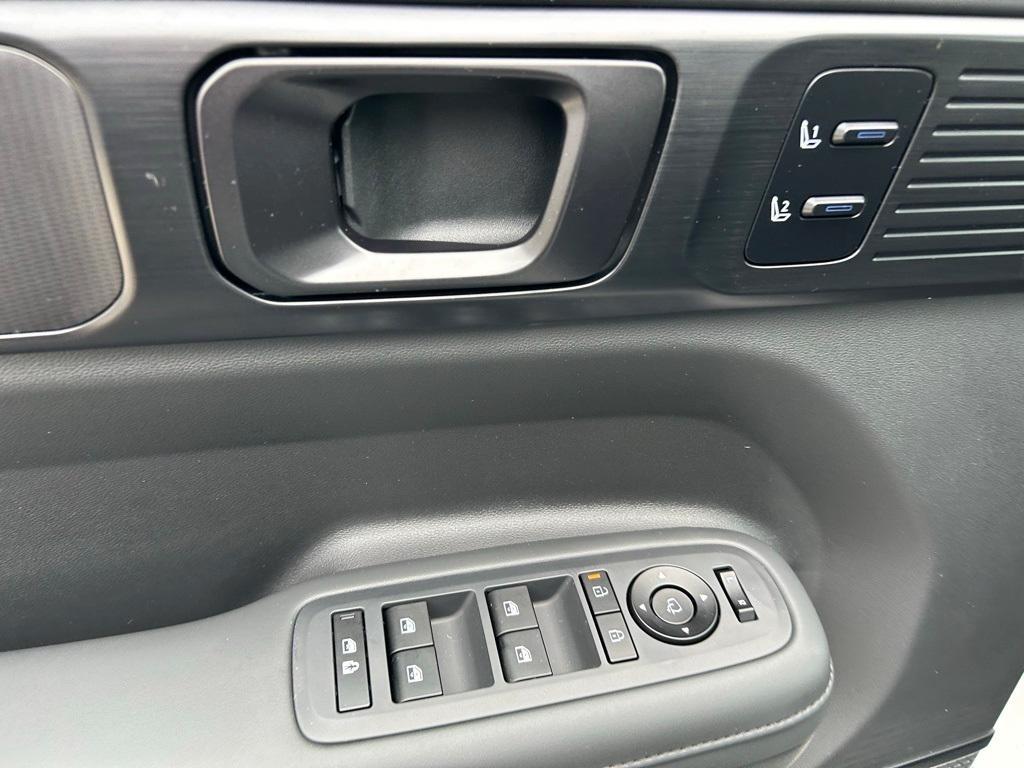 new 2025 Hyundai SANTA FE HEV car, priced at $50,270