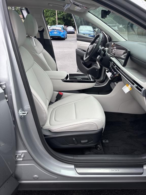new 2025 Hyundai TUCSON Hybrid car, priced at $40,790