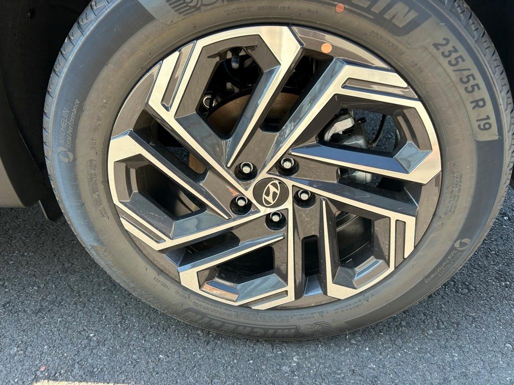 new 2025 Hyundai TUCSON Hybrid car, priced at $42,335