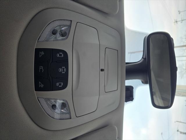 used 2023 Chrysler Pacifica car