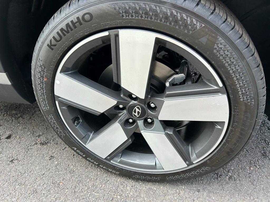 new 2025 Hyundai SANTA FE HEV car, priced at $45,444