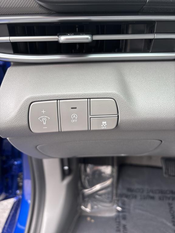 new 2025 Hyundai Elantra car, priced at $22,347