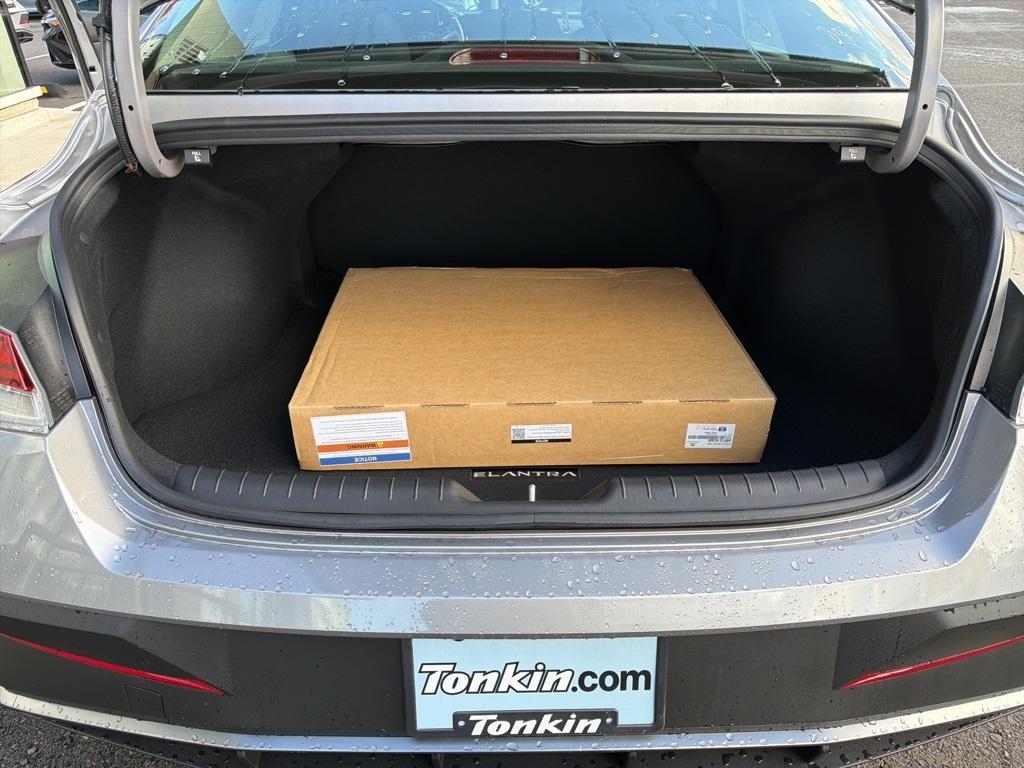 new 2026 Hyundai ELANTRA HEV car, priced at $27,607